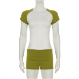 Shoulder length contrasting short sleeved sports suit basic T-shirt+solid color shorts