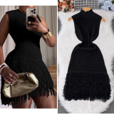 Sleeveless fringed woolen dress