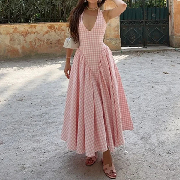 Hanging neck V-neck pleated waist dress