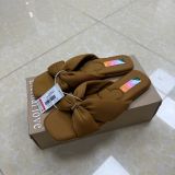 Thick and diamond shaped square headed straight toe slippers with exposed toes