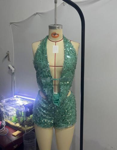 Small vest hollow sequin V-neck top shorts set