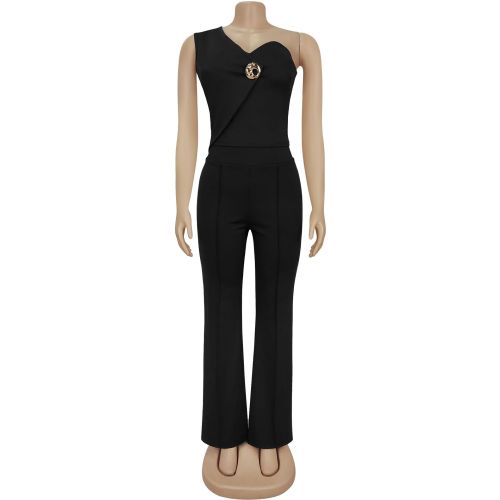 Two piece set of sleeveless top and pants