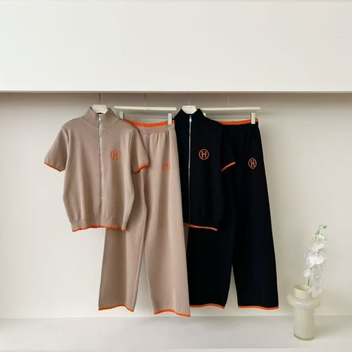 Two piece set of letter spliced zipper cardigan, short sleeved knitted wide leg pants