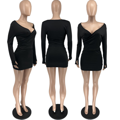 Off shoulder V-neck tight long sleeved short skirt set