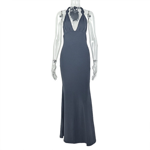 Wrinkled V-neck chest hugging backless long dress