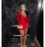 Off shoulder V-neck tight long sleeved short skirt set