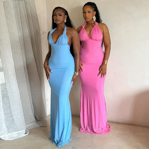 Wrinkled V-neck chest hugging backless long dress