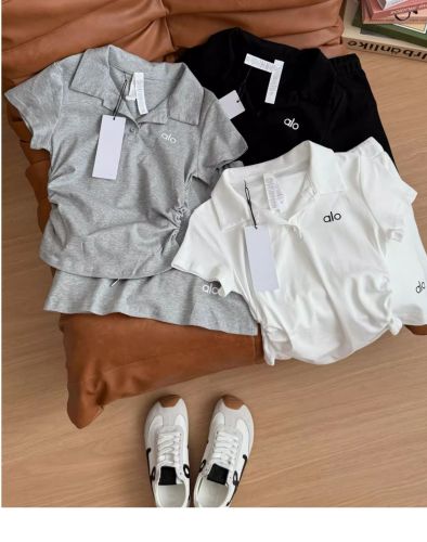 Minimally designed polo shirt anti glare short skirt two-piece set