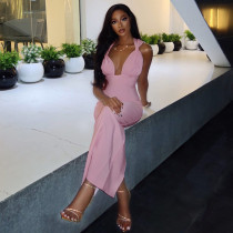 Wrinkled chest and hip wrapped skirt with a cinched waist, V-neck and neck hanging long dress Wrinkled chest and hip wrapped skirt with a cinched waist, V-neck and neck hanging long dress