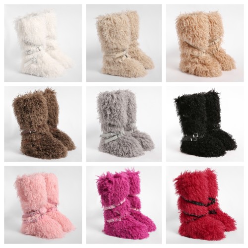 Flat bottomed rivet boots with hairy straps, snow boots