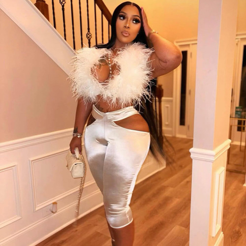 Hanging neck, fur collar, exposed back, lace up, hollowed out waist, cropped pants set