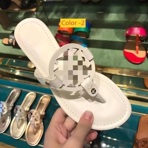 Flat bottomed sandals with anti slip angle and toe clamped flip flops