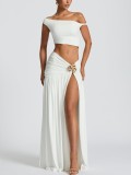 One shoulder metal decorative top with split and pleated skirt set
