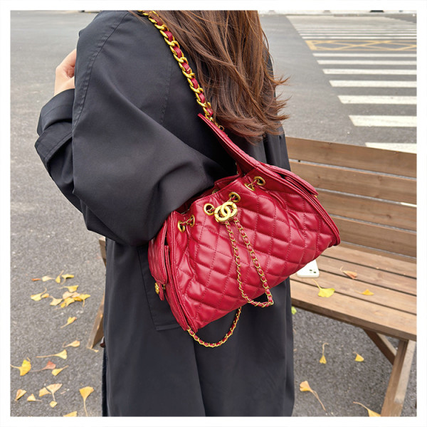 Drawstring bucket bag armpit shoulder tote bag