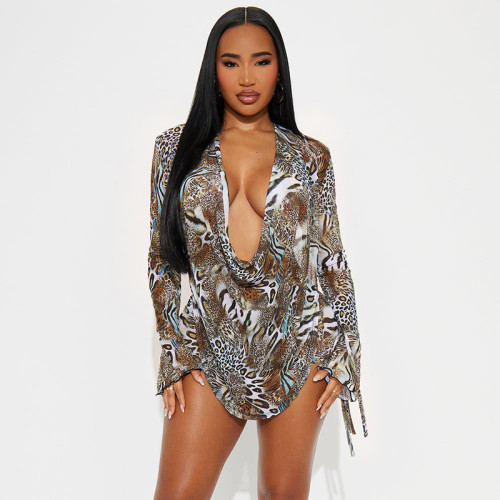 Halo leopard print swing collar long sleeved backless top with drawstring shorts two-piece set