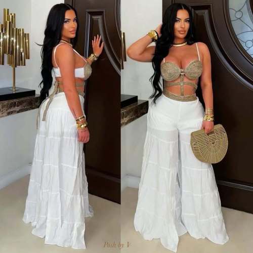 Multi layered cake with wide legs, pleated loose pants
