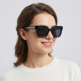Retro Bold Square Sunglasses with Exquisite Wave-Pattern Wire Core Temples