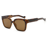 Retro Bold Square Sunglasses with Exquisite Wave-Pattern Wire Core Temples