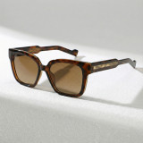 Retro Bold Square Sunglasses with Exquisite Wave-Pattern Wire Core Temples