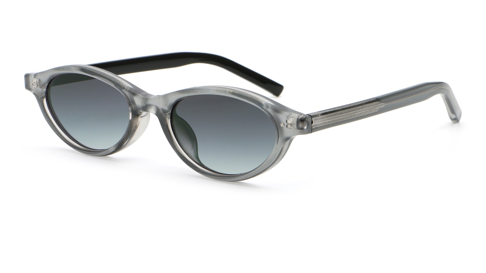 Oval sunglasses hinge and temple detail