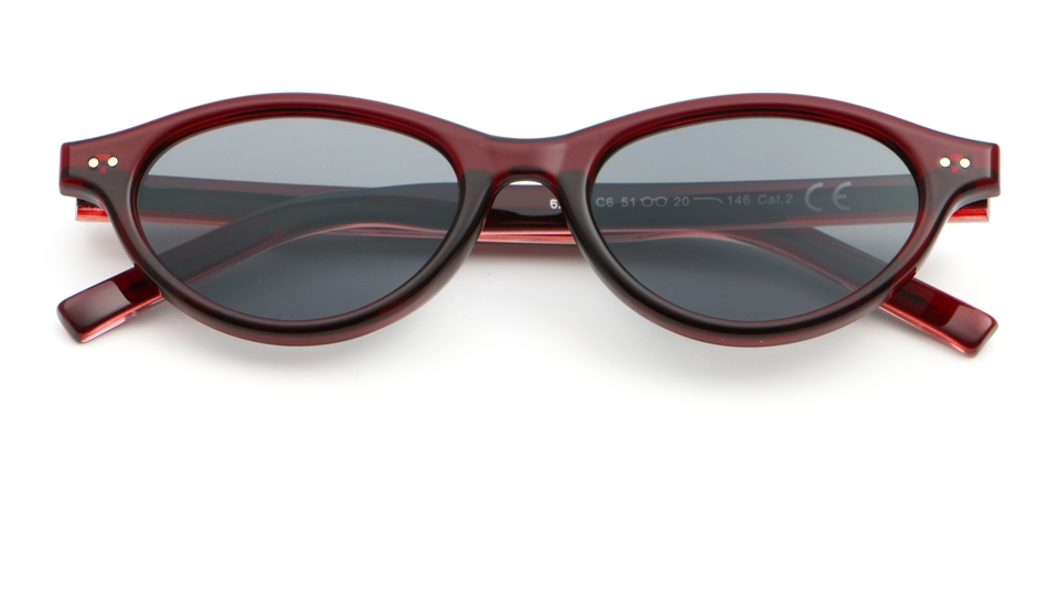 Retro oval sunglasses overall display