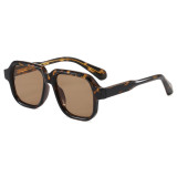 Tortoise shell oversized square sunglasses with brown lenses, chunky retro acetate frame, vintage style