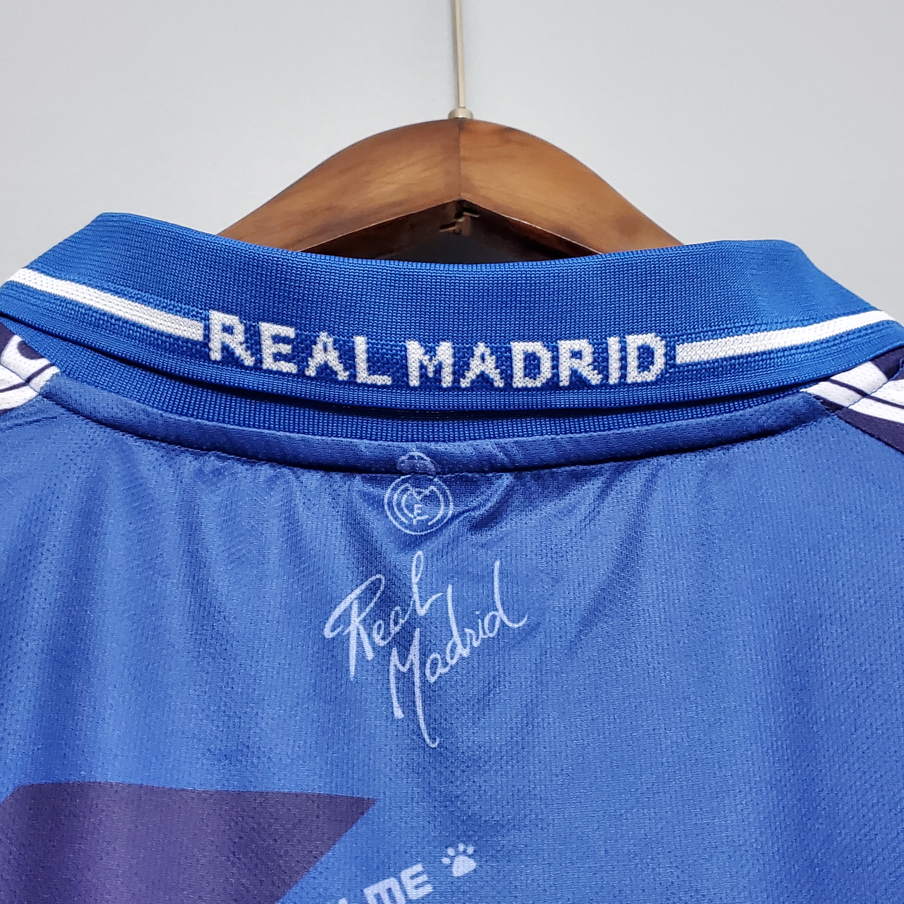 94-96 Real Madrid Away Retro Jersey 94-96 Real Madrid Away Retro Jersey