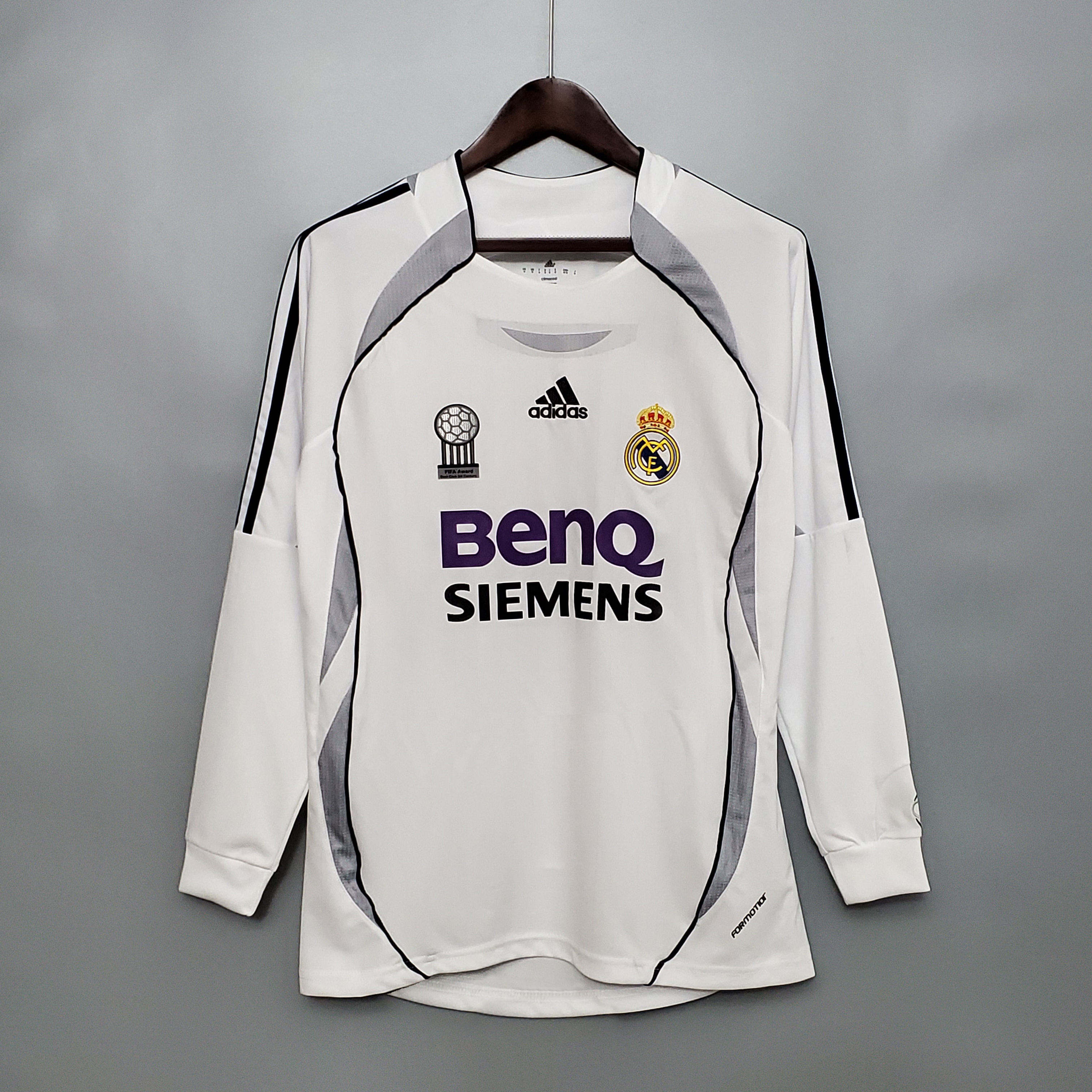 Real madrid купить футболку. Футболка Реал Мадрид 2007. Форма Реал Мадрид 2006-2007. Форма Реал Мадрид 2007. Футболка Реал Мадрид 2006.