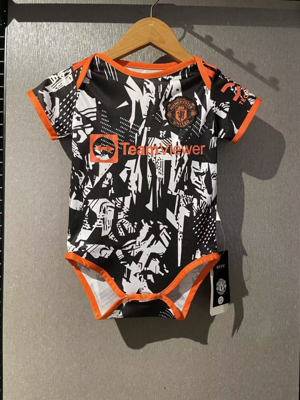 22-23 Manchester United Black Baby crawling suit  曼联婴儿装