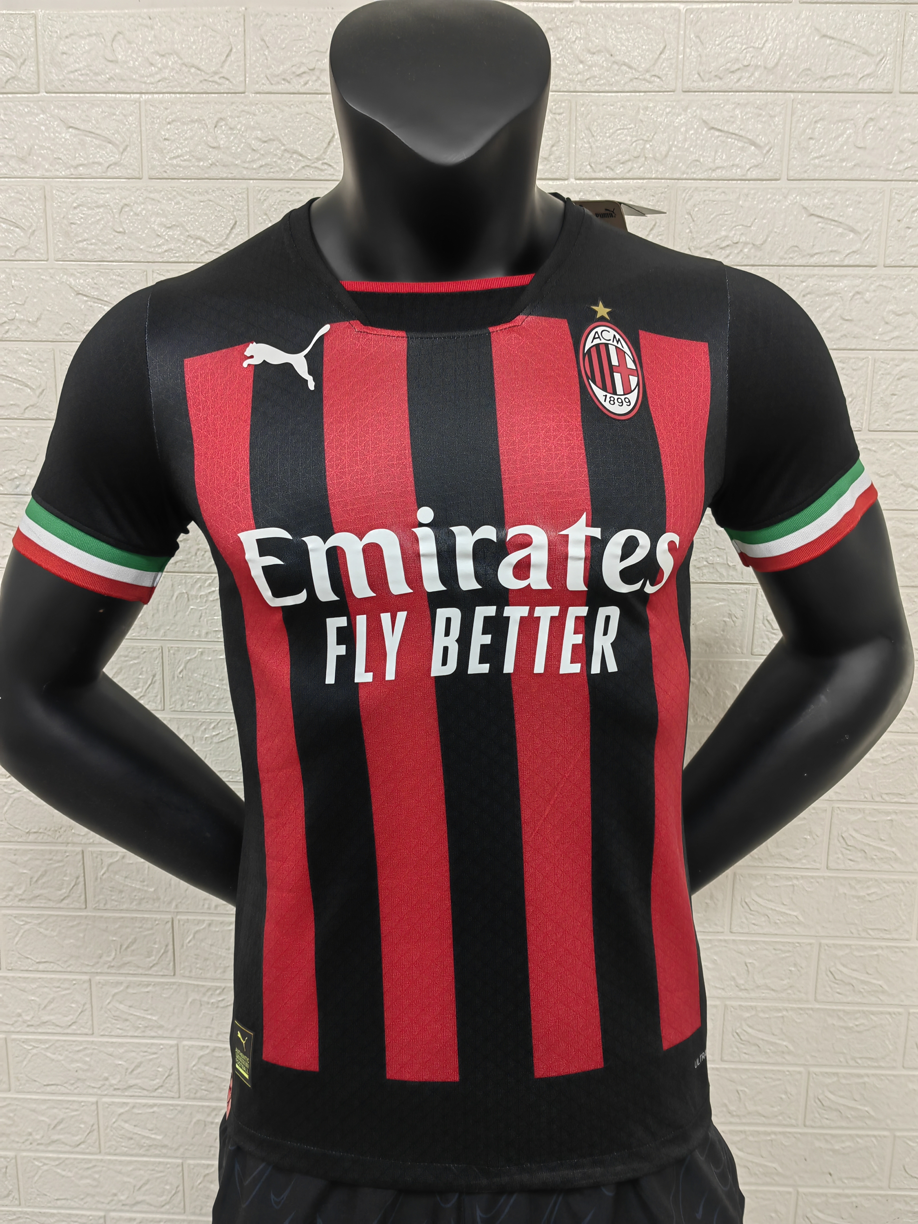 22-23 AC Milan Home Player Jersey 22-23 AC Milan Home Player Jersey