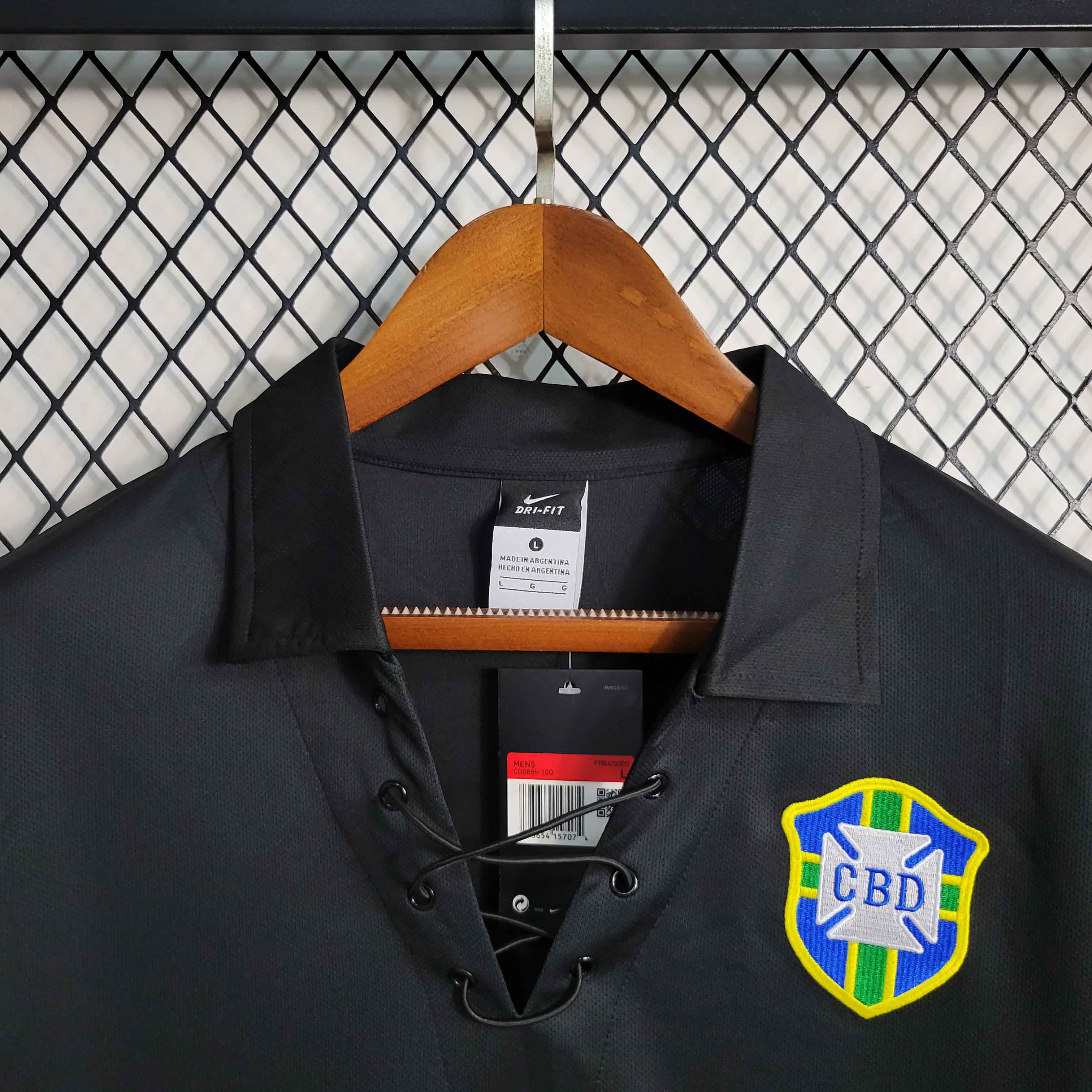 ウェア BRAZIL - 2004 () Apparel Collection. Nike SNKRS