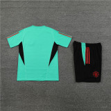 23-24 Manchester United Training Short Sleeve Suit