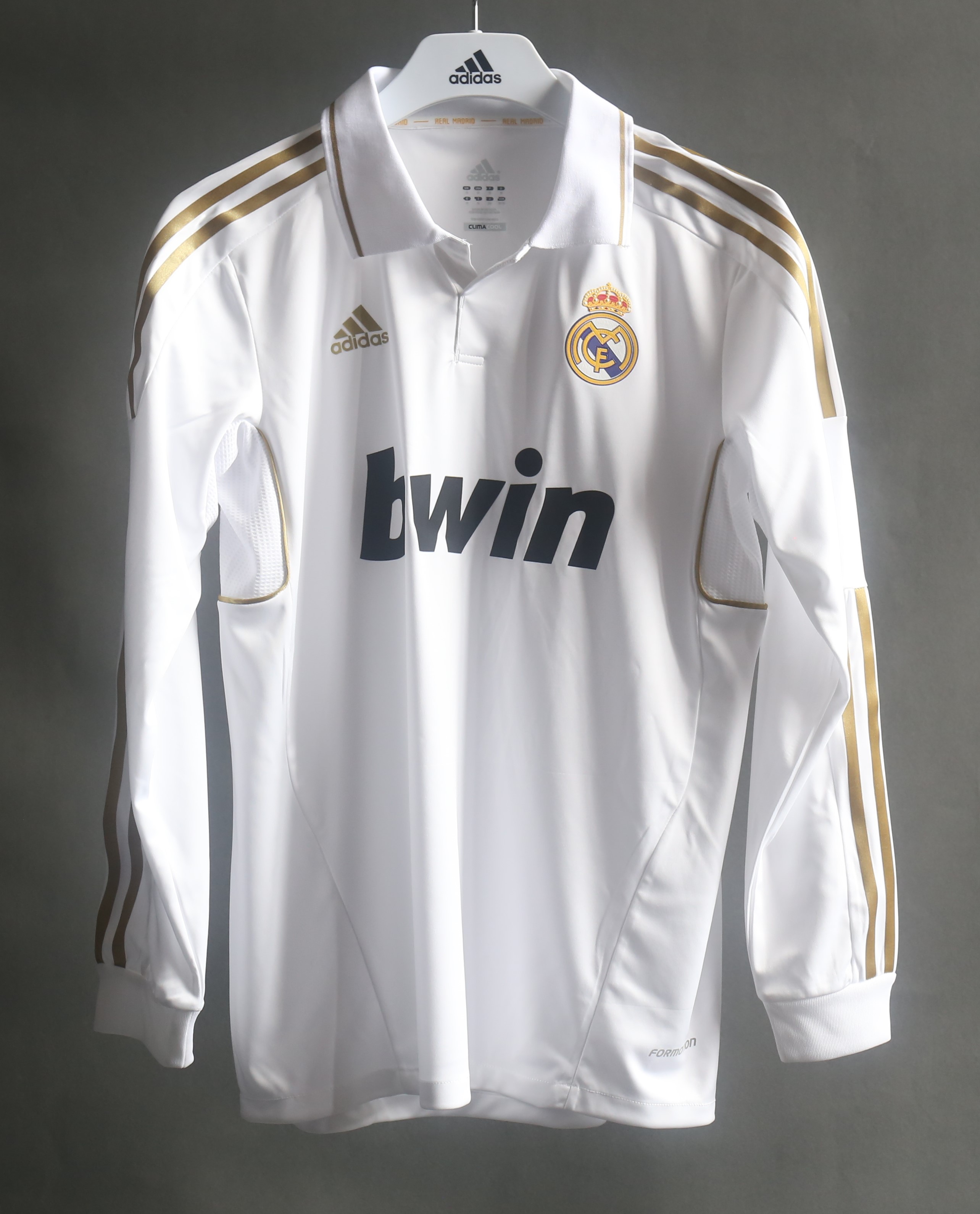 Real Madrid 11/12 ユニフォーム 長袖 & パンツセット Real Madrid 11/12 ユニフォーム 長袖 & パンツセット サッカー