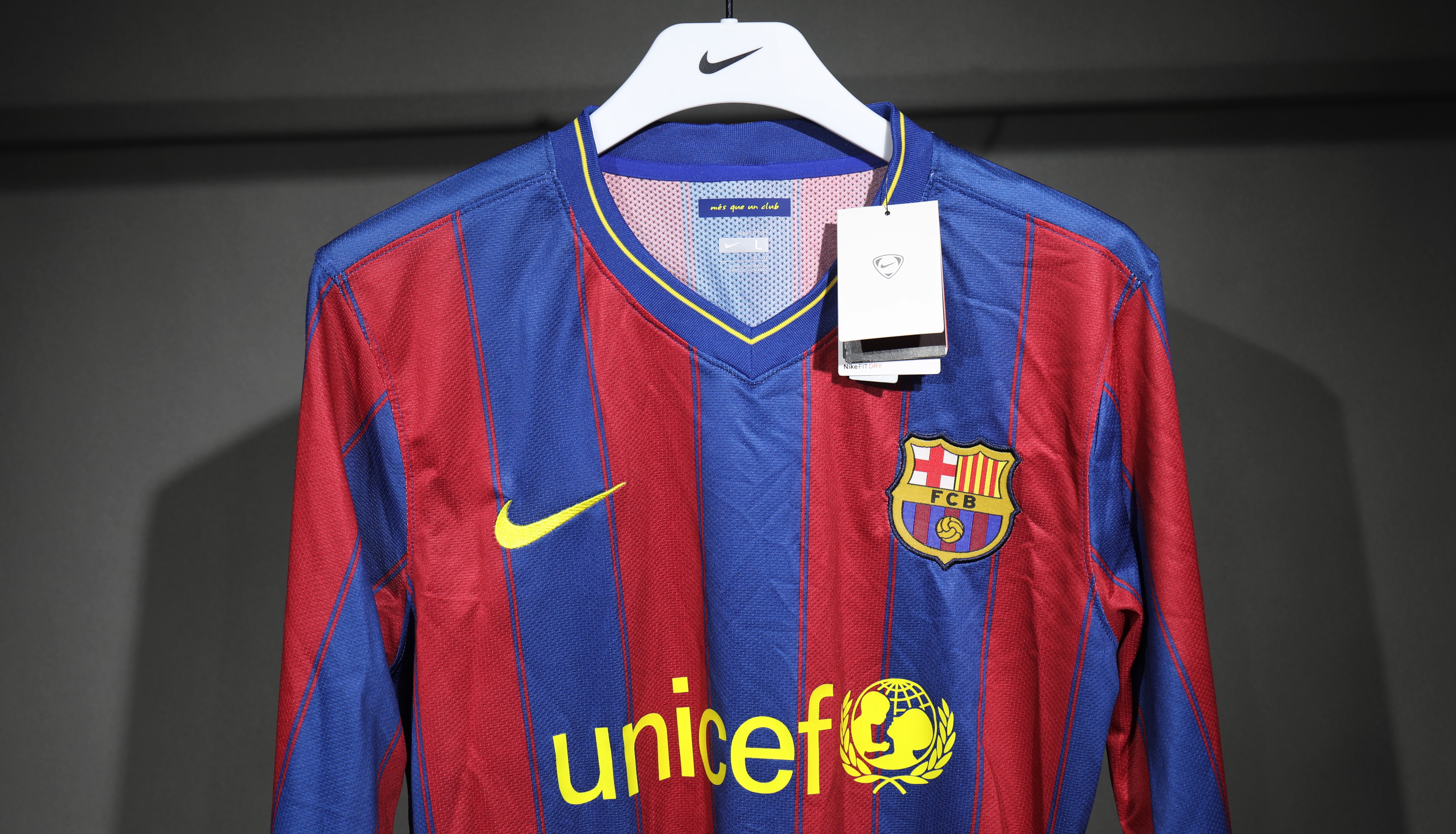 2009-10 Barcelona Home Retro Jersey