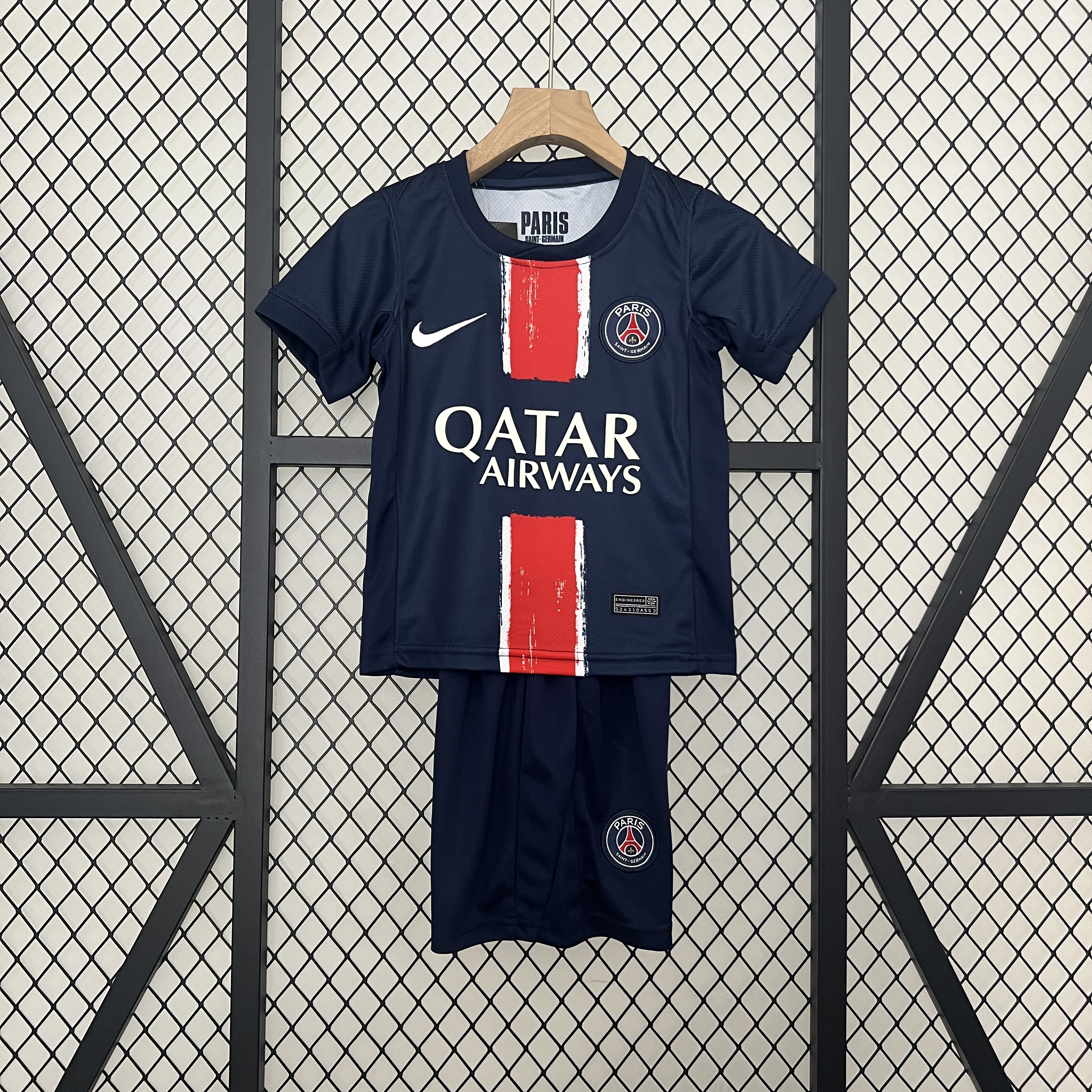 値下げ未使用タグ付き　PSG YOUTH UNISEXサイズL 24-25 PSG Home Final Game Kid Kit