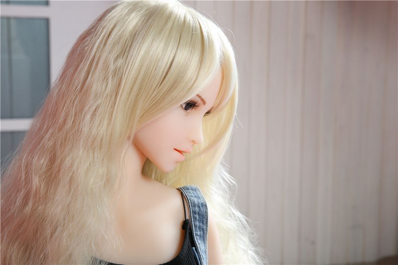 【Lucy】ダッチワイフ132cm