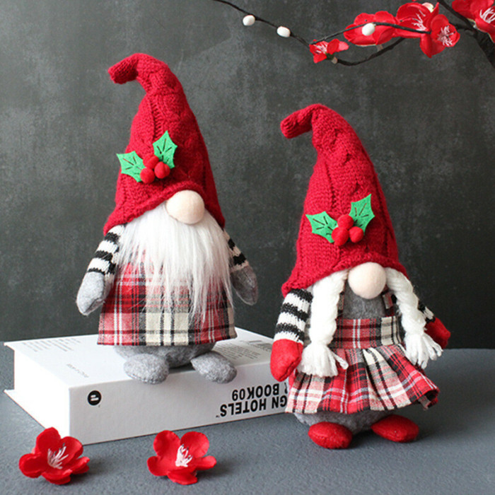 🎄🎁 Lovely Gnome With Red Hat And Plaid Apron