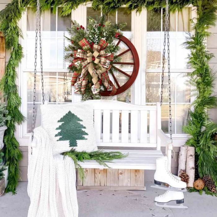 Farmhouse Wagon Wheel Wreath