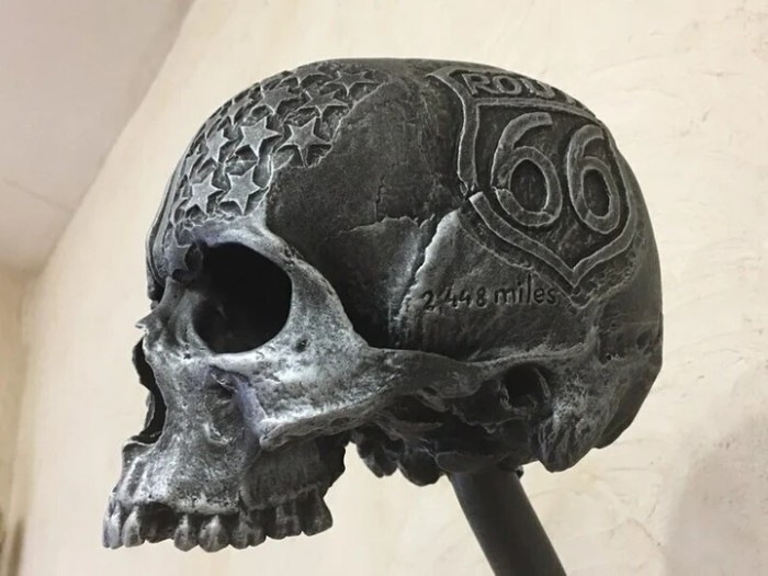☠️Motorcycle skull helmet holder (🎁gift for bikers)