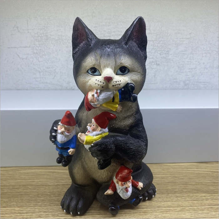 Cat Eating Gnomes Statue - 😻