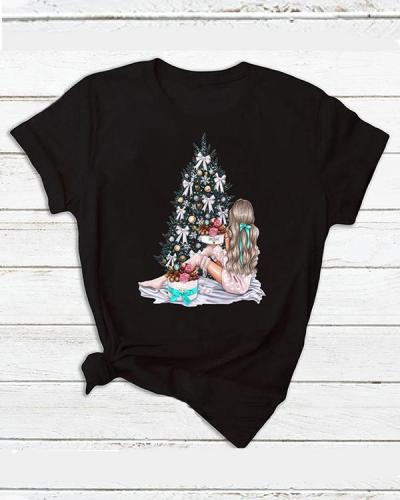 Christmas Tree & Girl Casual Short Sleeves T-Shirt