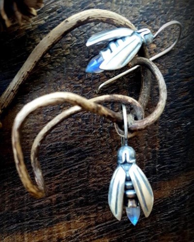 Simple Firefly Moonstone Insect Earrings