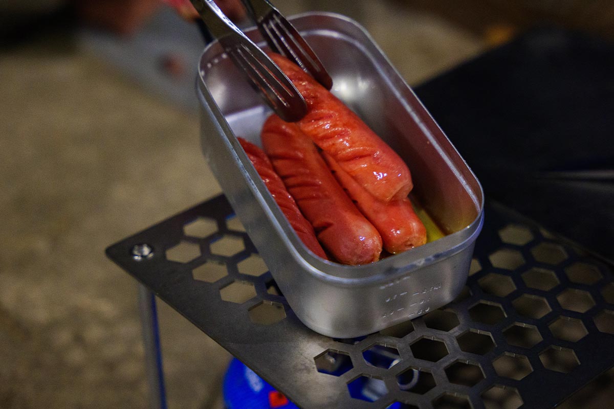 BT200 Small Titanium Table & Titanium Baking Mesh in One Lightweight