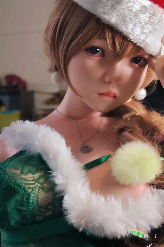 SHEDOLL  #2洛小乙 (Luoxiaoyi)ヘッド 148cm Dカップ ボディー材質など選択可能 カスタマイズ可能 サンタ帽と緑のジャンプスーツ