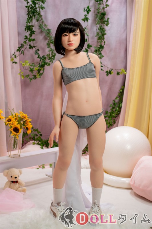 J-cute 133cm A-cup AGD19 萌咲 (もえ) ヘッド ラブドール 妹系 フルシリコン製 リアルドール 黒と白のストライプビキニ