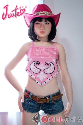 J-cute 133cm A-cup AGD19 萌咲 (もえ) ヘッド ラブドール 妹系 フルシリコン製 リアルドール ピンクのトップスとカウボーイハットを着