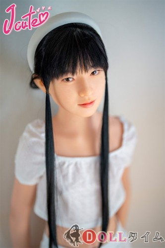 J-cute 137cm A-cup AGD19 萌咲（もえ）ヘッド  ラブドール 妹系 フルシリコン製 リアルドール 黒い長髪と白いドレス