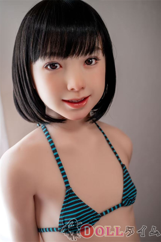 J-cute 137cm A-cup AGD02 （もえ）ヘッド  ラブドール 妹系 フルシリコン製 リアルドール 黒い長髪と白いドレス