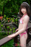 三点式水着を着たリアルで愛らしいJCUTE製ドール紬の自然な表情