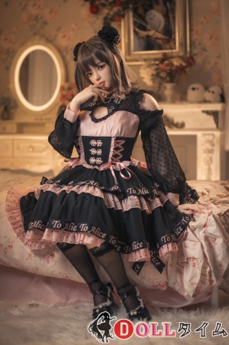 アート技研 Art-doll 160cm Fカップ A16春月ヘッド 黒ロリータ姿でベッドに横たわる美少女ドール